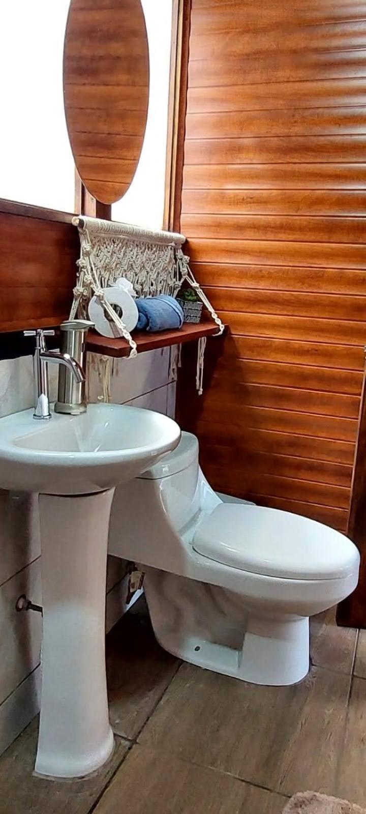 Casita Happy Feet And Tours Corcovado Ξενοδοχείο Drakes Bay Εξωτερικό φωτογραφία